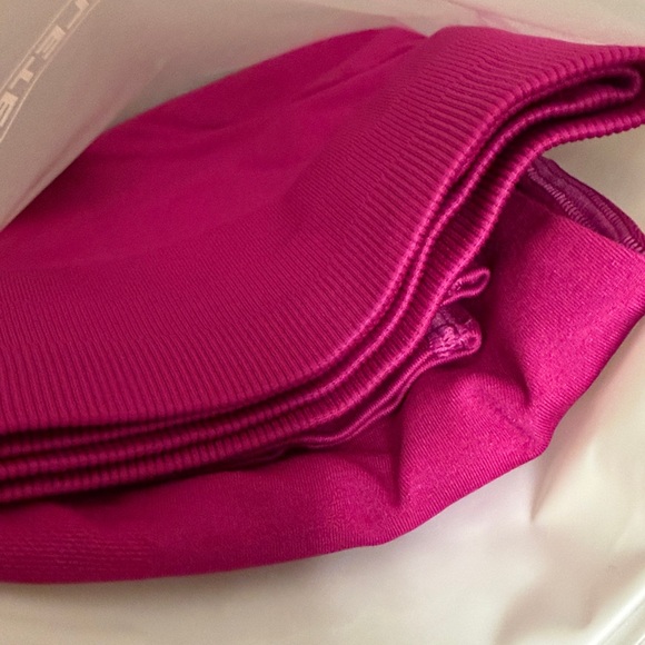 🆕 Alphalete Women's Amplify Leggings in Magenta - Picture 5 of 5